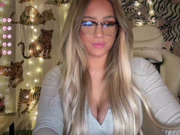 girl
        ari_02 cam image #1508953