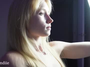 girl
        bestblondiiecb cam image #3421907