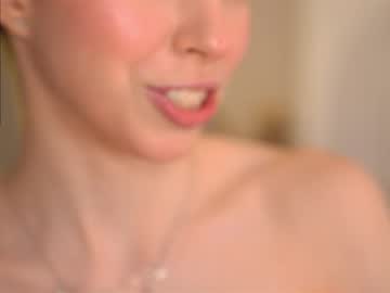 girl
        happyvivy cam image #4258105
