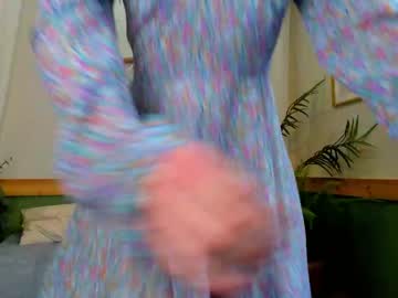 girl
        milablush cam image #1046295