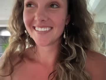 girl
        bloomyogi cam image #3052883