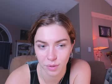 girl
        chroniclove cam image #1407210