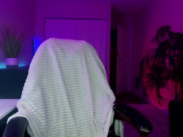 girl
        oliviaowens cam image #4007967