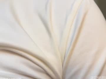 girl
        honey_sunshine cam image #3218654