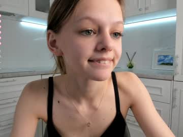 girl
        bonniecharlton cam image #3706253