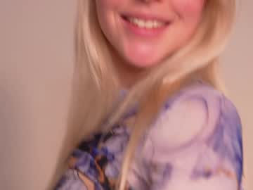 girl
        my_stella cam image #3971260