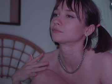 girl
        chaturbatable cam image #4340179