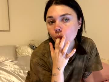 girl
        cassidyyqueen cam image #1092769