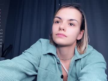 girl
        niki_nice cam image #1902700