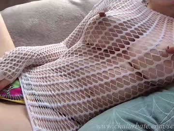 girl
        sellapink cam image #4574377