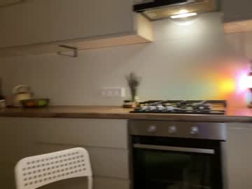 couple
        babyytonight cam image #2320446