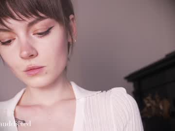 girl
        auddicted cam image #1340511