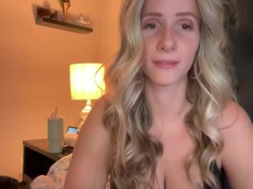girl
        luxlovely111 cam image #3269751