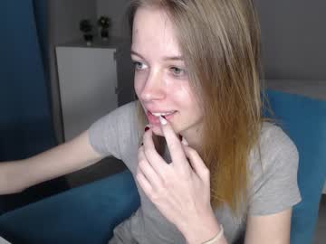 girl
        emyli_ray cam image #141229