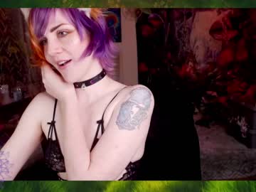 girl
        tricky_nymph cam image #17596