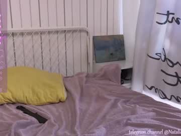 girl
        lizbethcoll cam image #2988285