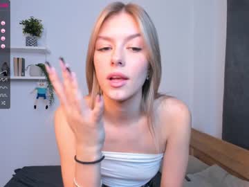 girl
        pureandinnocenta cam image #1792306