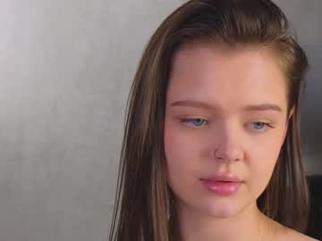 girl
        itwasinsimpsons cam image #2400289