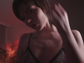 girl
        auddicted cam image #2083116
