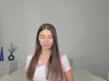 girl
        violetta_finch cam image #3018457