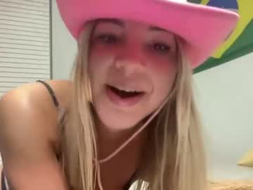 girl
        lovecayaxo cam image #1570302