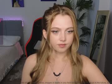 girl
        small_blondee cam image #3338571