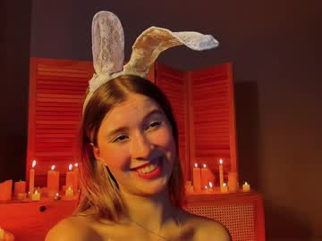 girl
        milablush cam image #1419486