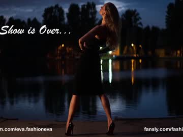 girl
        eva_fashionista cam image #240512