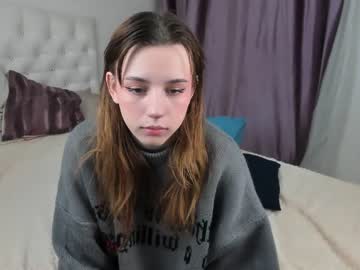 girl
        audrey_lawrie cam image #804393