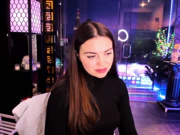 girl
        alma_pearl cam image #757512