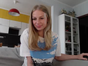 girl
        magic_couple13 cam image #1108559