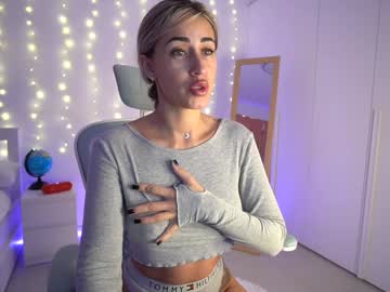 girl
        laramonroe_ cam image #3658668