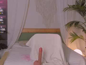 girl
        coy_tessa_ cam image #2390728
