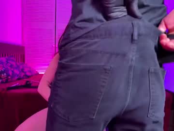 couple
        dadmademedoit cam image #2325387