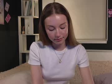 girl
        shelleydeeks cam image #4383970
