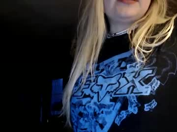 girl
        kipsy420 cam image #4051671
