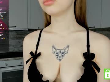 girl
        taitfollin cam image #3083419