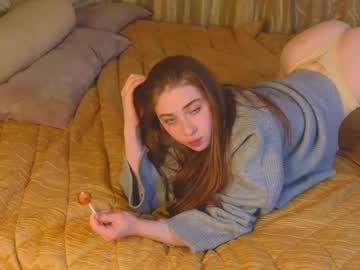 girl
        wandabraund cam image #4381037