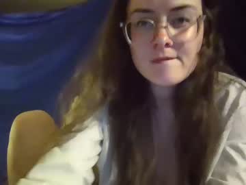 girl
        eyadivine cam image #1431177