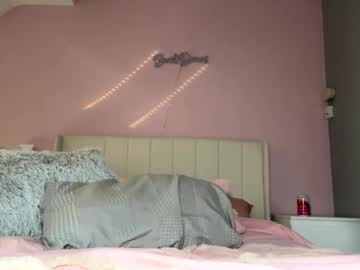 girl
        itsmelolax cam image #4109905