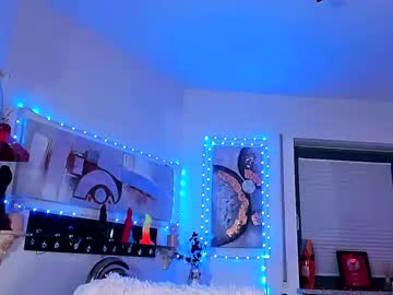 girl
        2bigass4_u cam image #197634
