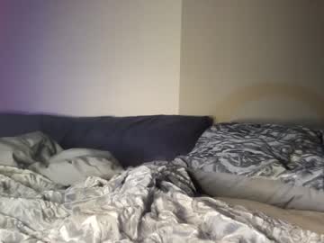 girl
        thtqunt cam image #1240786
