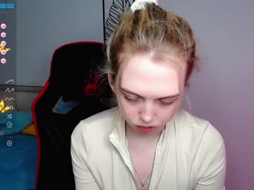 girl
        small_blondee cam image #628942