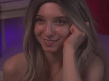 girl
        checkmypeach cam image #2937434
