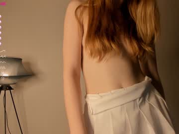 girl
        joannsbailey cam image #697804