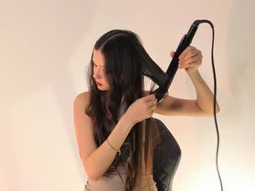 girl
        emilybatee cam image #869735