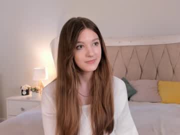 girl
        ohwherearemymanners cam image #2642357