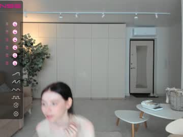 girl
        oki_dokie cam image #1240998