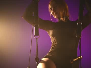 girl
        rocknrose cam image #1130554