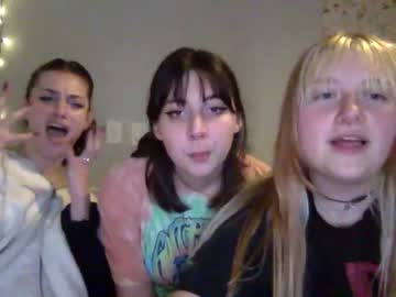 girl
        wallabyxxx cam image #282825